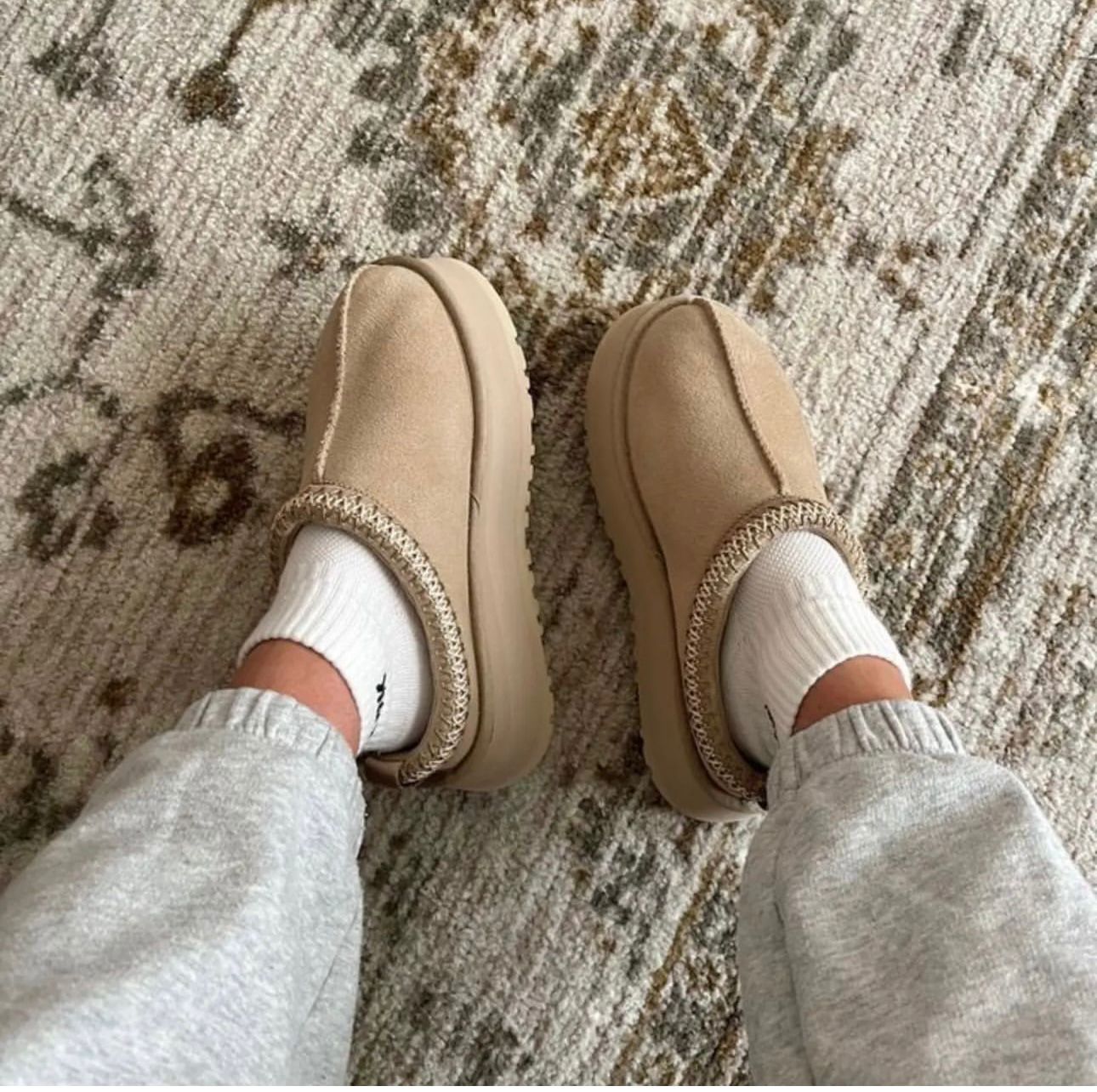 UGG